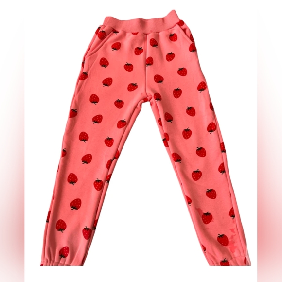 Lola + The Boys Strawberry Ruffle Set - Picture 15 of 15